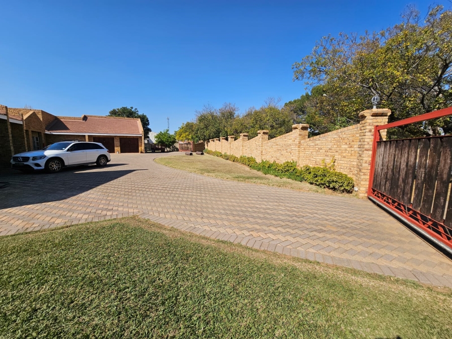4 Bedroom Property for Sale in Jim Fouchepark Free State
